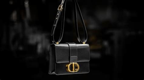 dior borsa montaigne|The Dior 30 Montaigne Bag Is An Investment Piece That’s Worth .